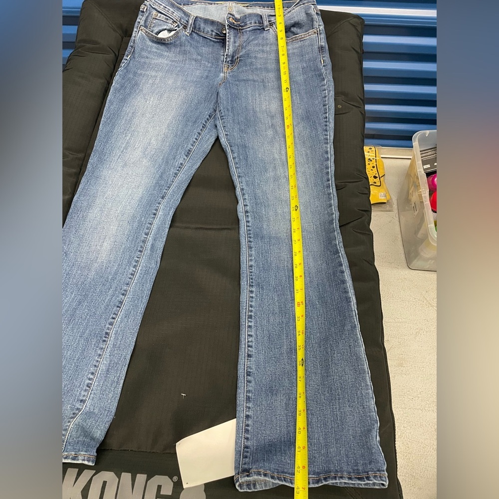 Old Navy Light Blue Flare Jeans - Mid Rise - Picture 5 of 6